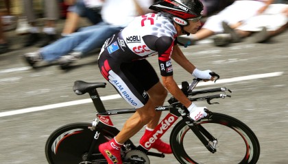 九游电竞-瞬间回顾：比赛中的惊喜瞬间集锦！，比赛精彩时刻