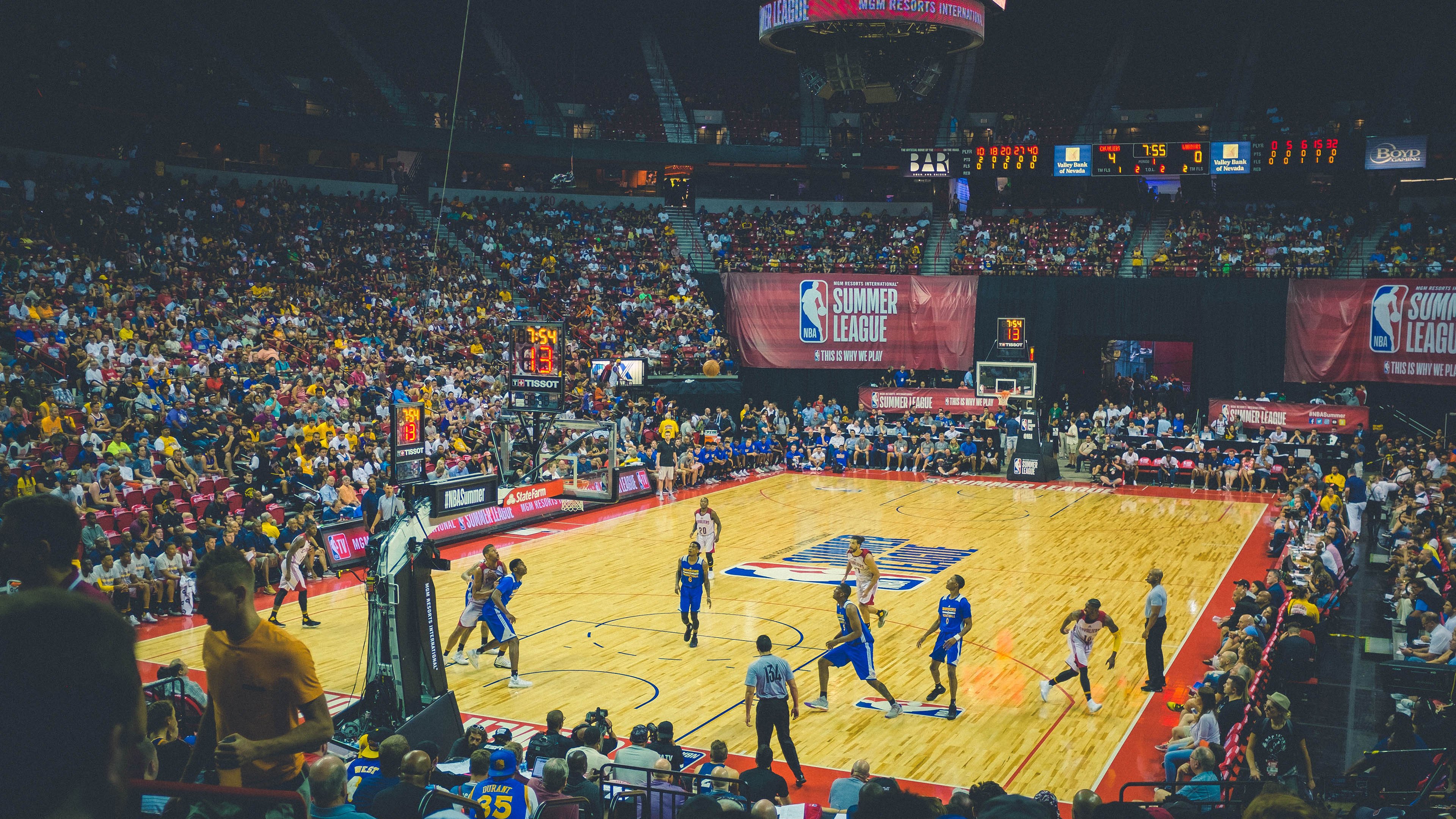 《女性电竞崭露头角：赛场精彩不断》，女子电竞什么意思